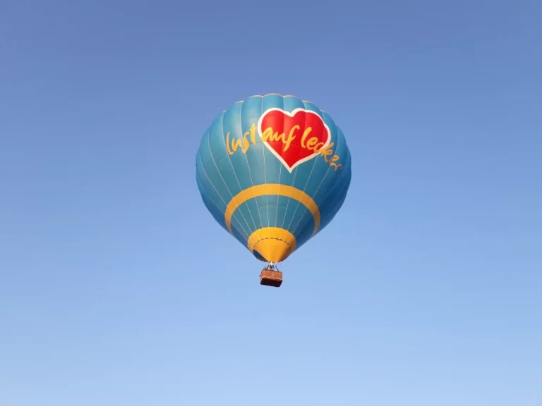 Hőlégballonozás Velencei tónál és Baracska környékén