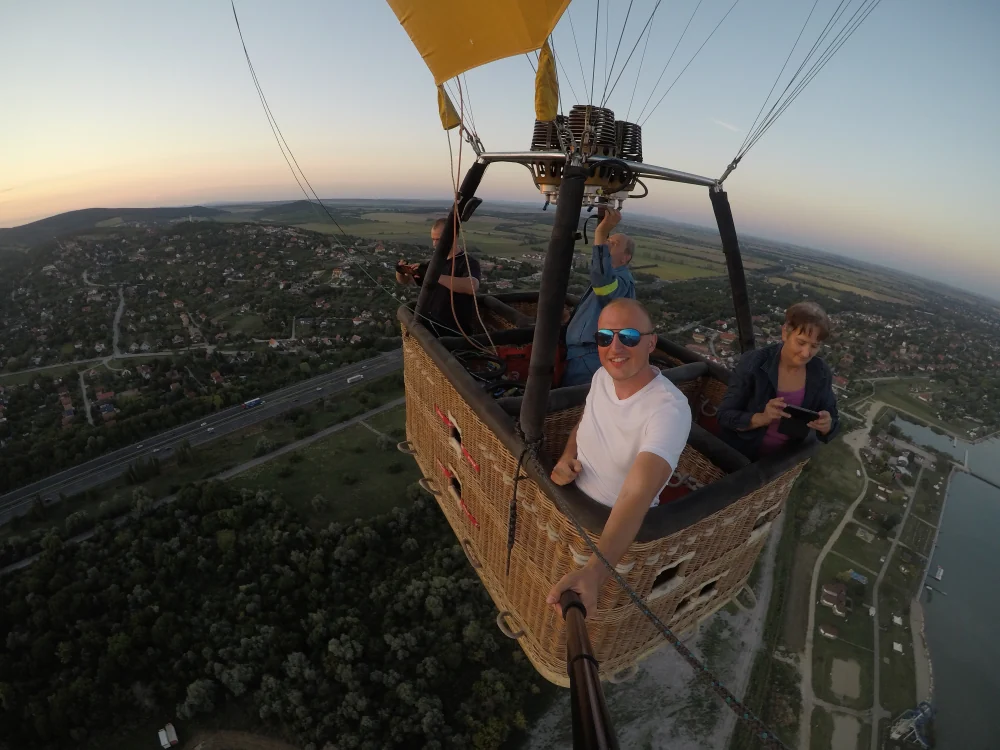 Repülés a Velencei-tó felett a hőballonnal